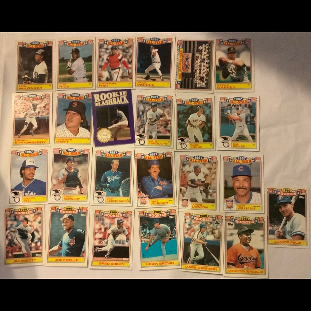Bundle of Baseball Cards Lot 392